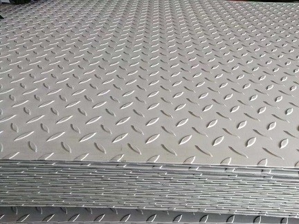 SUS304L स्टेनलेस स्टील प्लेट पैटर्न सीढ़ी चरण 200mm . के लिए गैर पर्ची